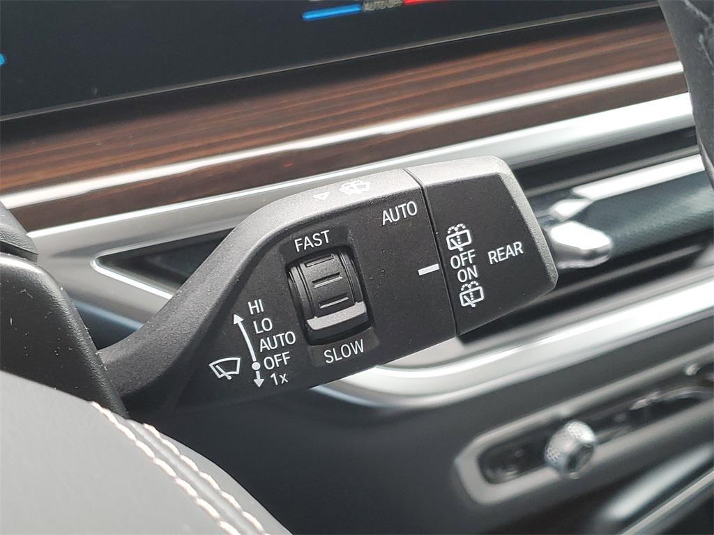 new 2026 BMW X7 car, priced at $92,575