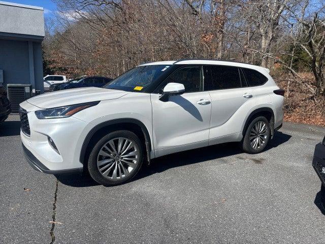 used 2024 Toyota Highlander car, priced at $45,995