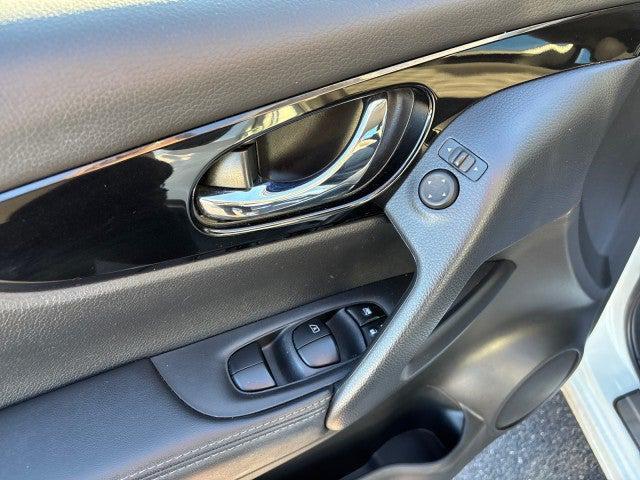 used 2022 Nissan Rogue Sport car, priced at $18,399