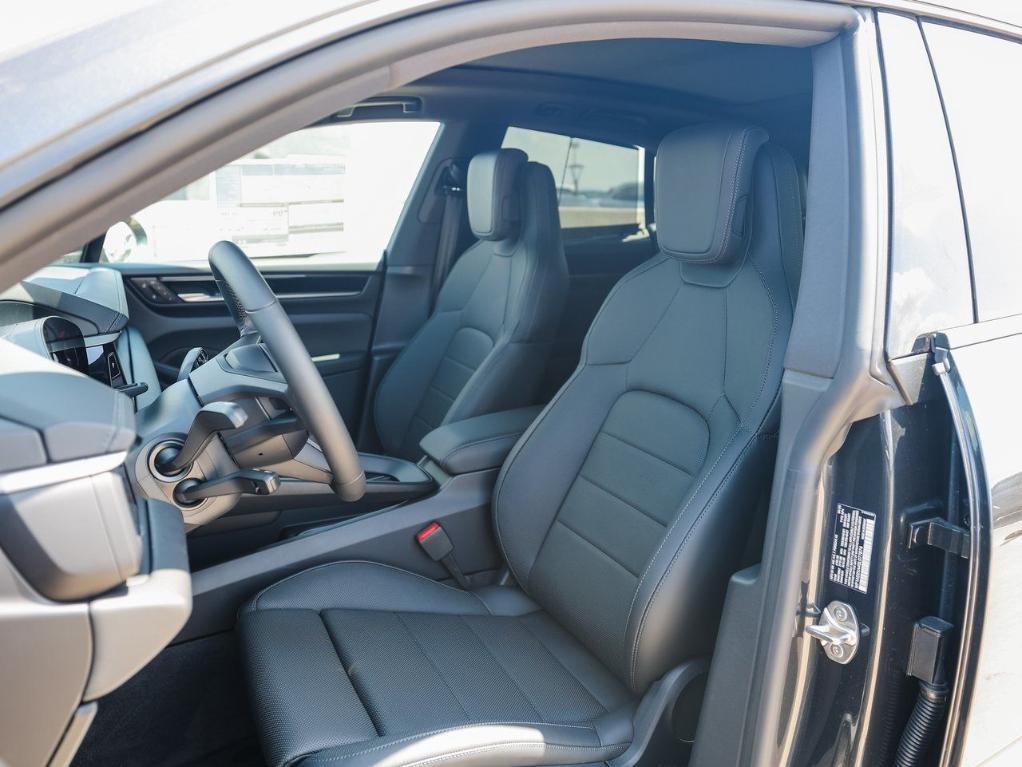 new 2025 Porsche Macan car