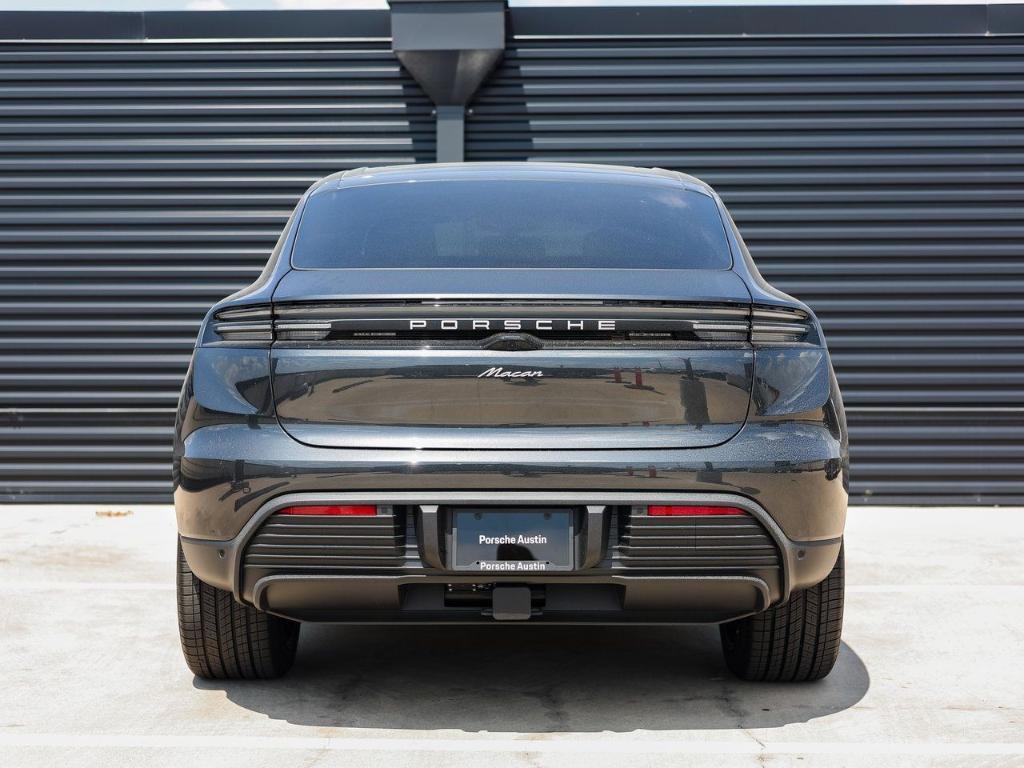 new 2025 Porsche Macan car