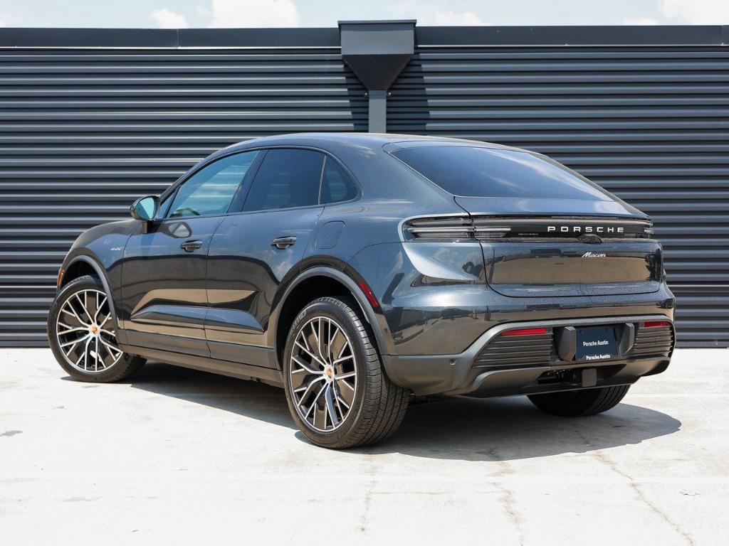 new 2025 Porsche Macan car