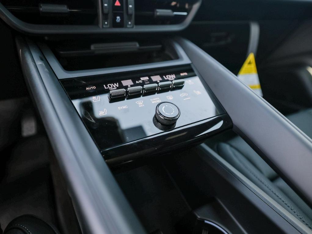 new 2025 Porsche Macan car