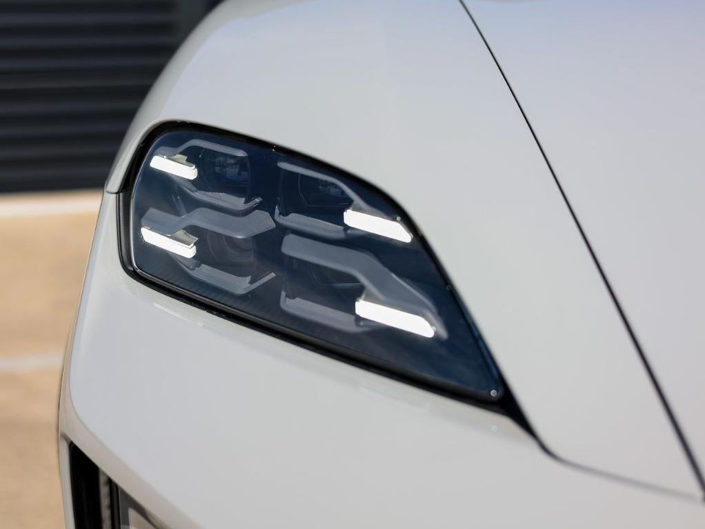 new 2026 Porsche Taycan car