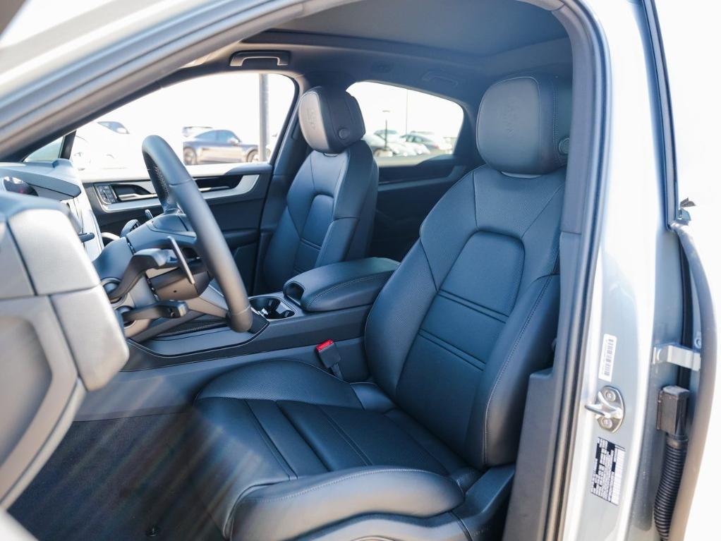 new 2025 Porsche Cayenne car