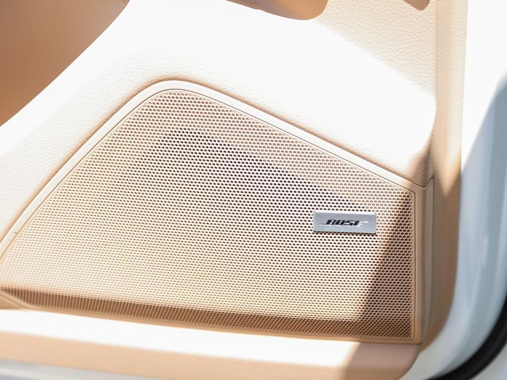 2023 White Porsche Cayenne