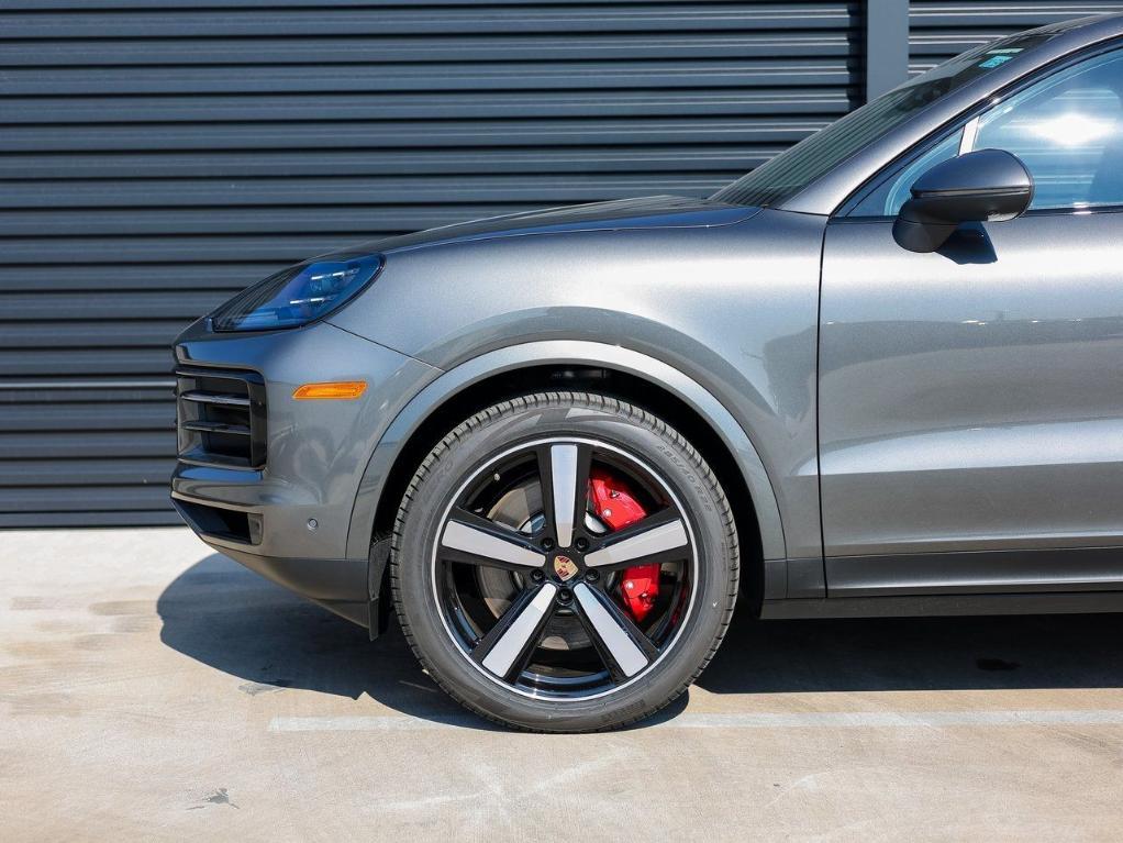 new 2025 Porsche Cayenne car