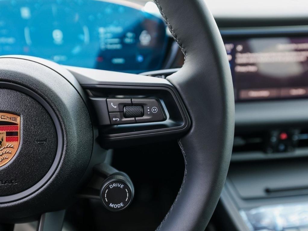 new 2025 Porsche Macan car