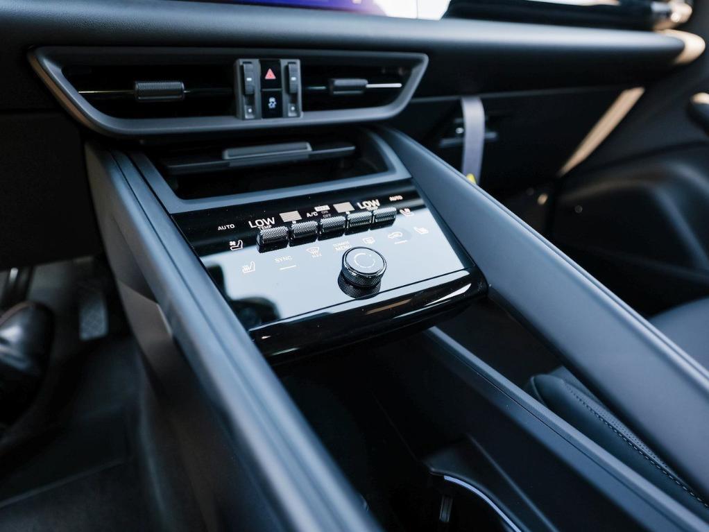 new 2025 Porsche Macan car