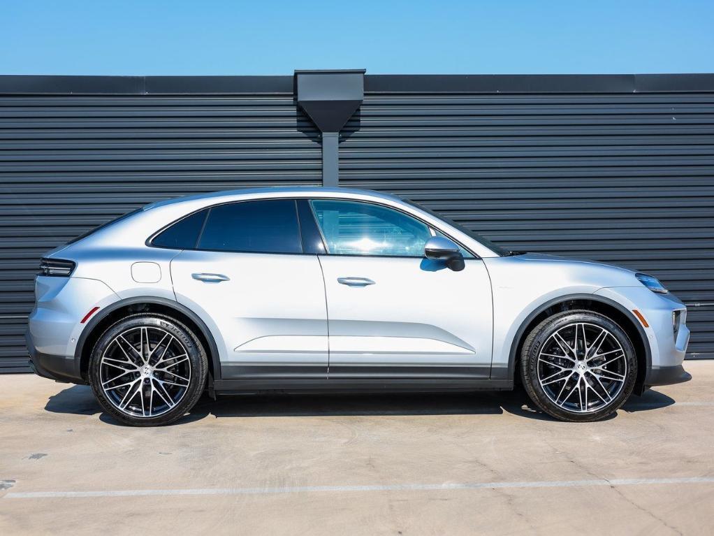 new 2025 Porsche Macan car