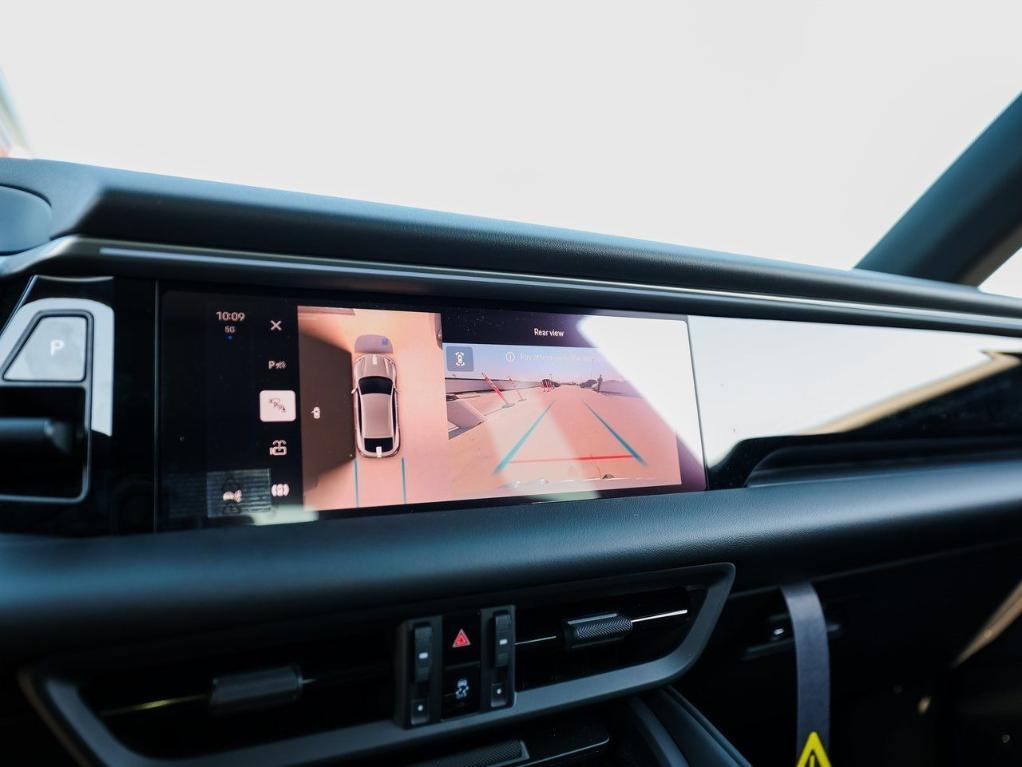 new 2025 Porsche Macan car