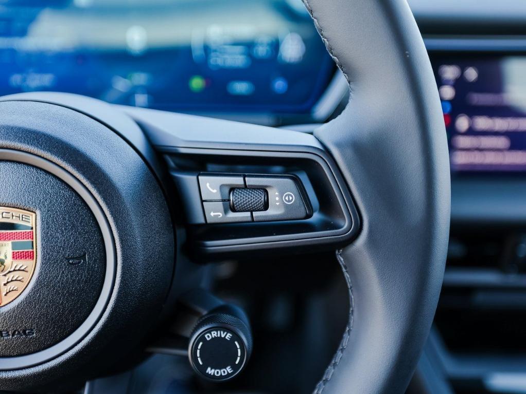 new 2025 Porsche Macan car