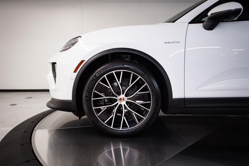 new 2026 Porsche Macan car