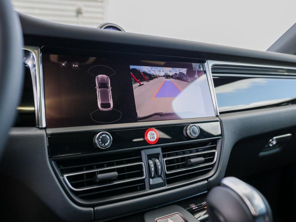 new 2025 Porsche Macan car