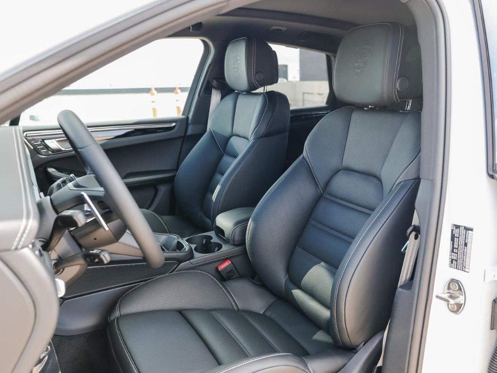 new 2025 Porsche Macan car