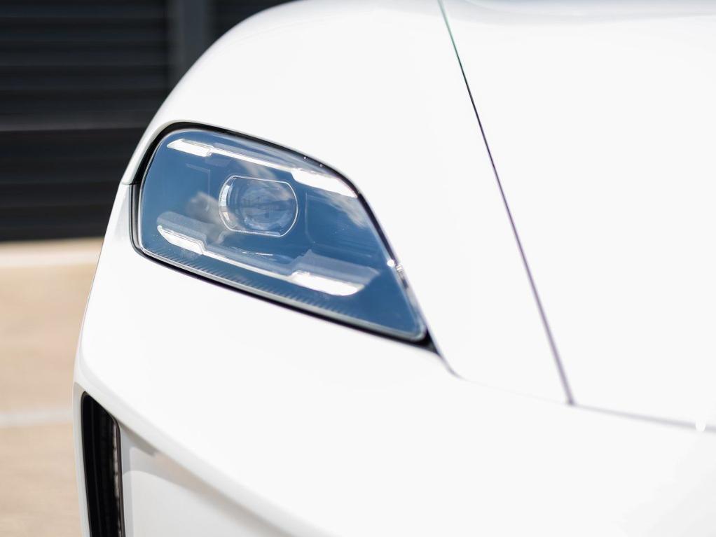 new 2026 Porsche Taycan car