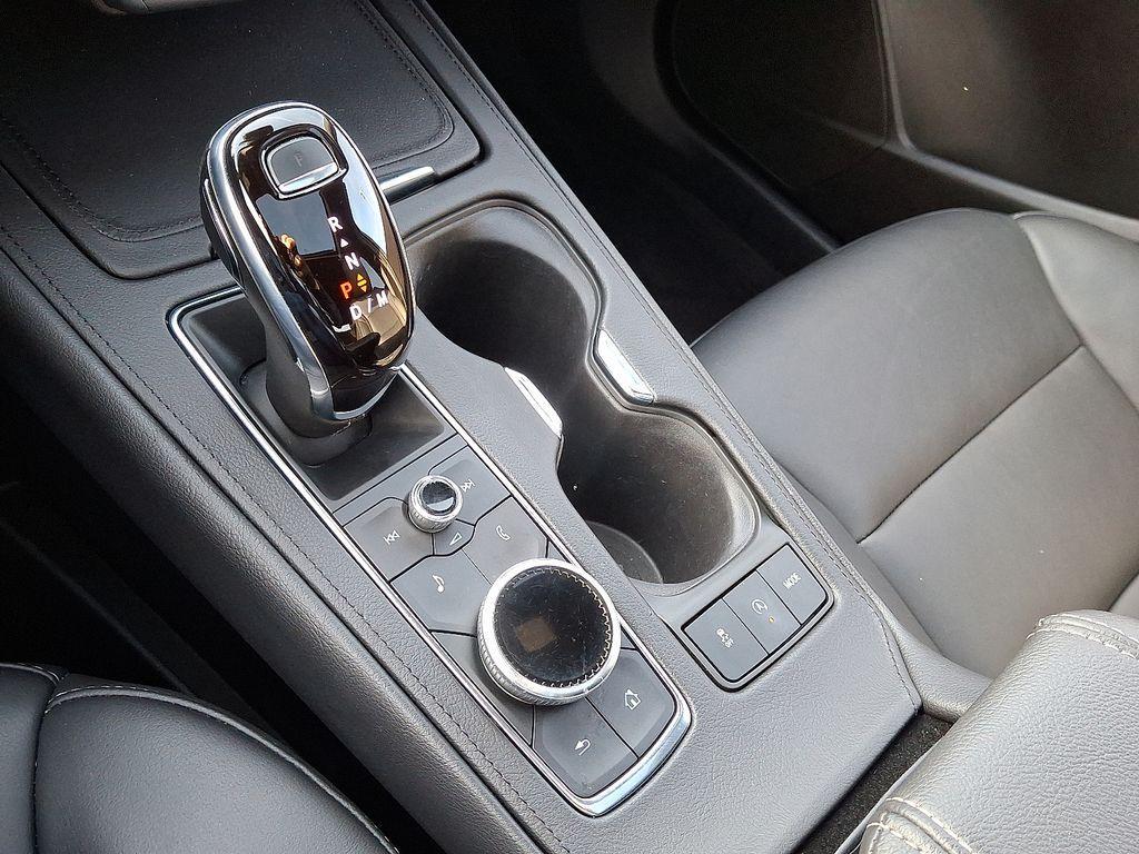 used 2023 Cadillac XT4 car, priced at $25,423