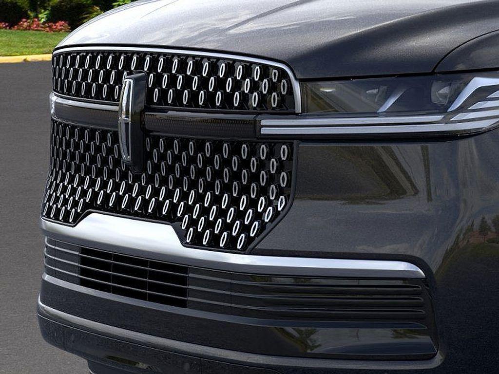 new 2025 Lincoln Navigator car, priced at $99,435