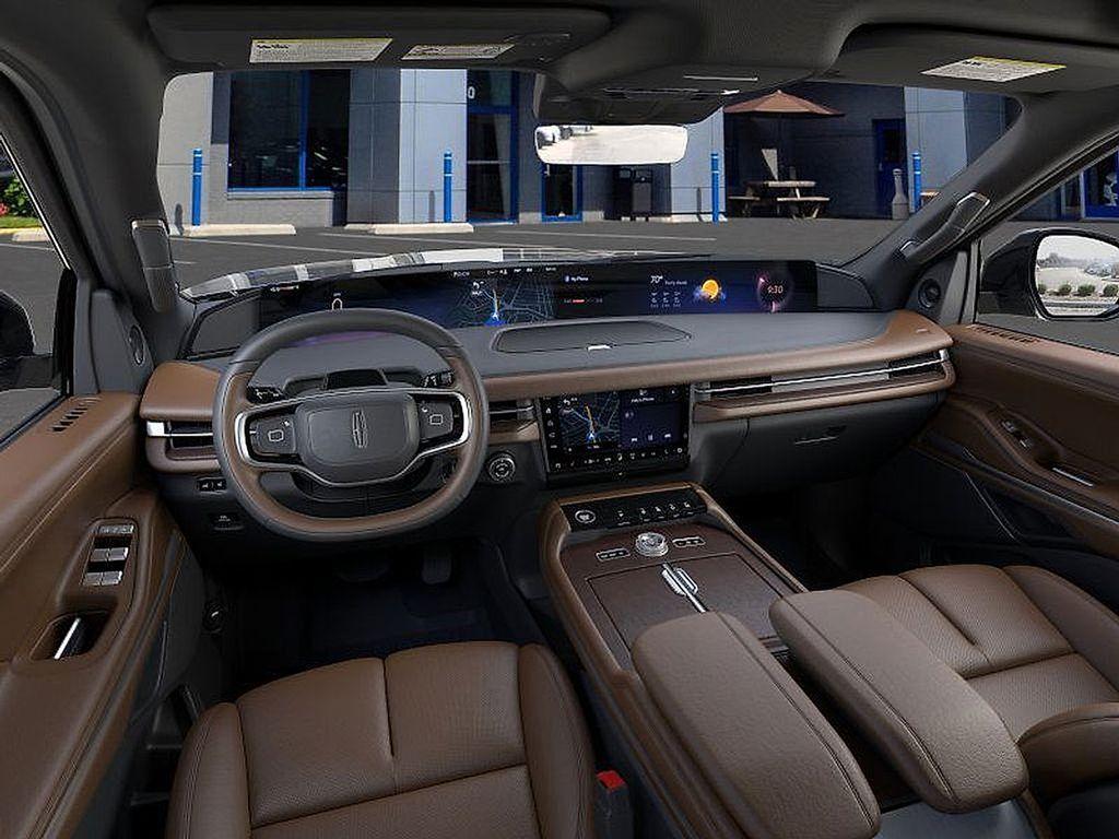 new 2025 Lincoln Navigator car, priced at $99,435