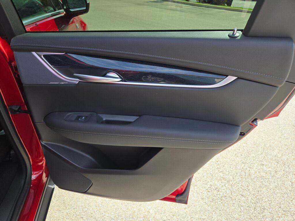 new 2025 Cadillac XT5 car, priced at $52,315