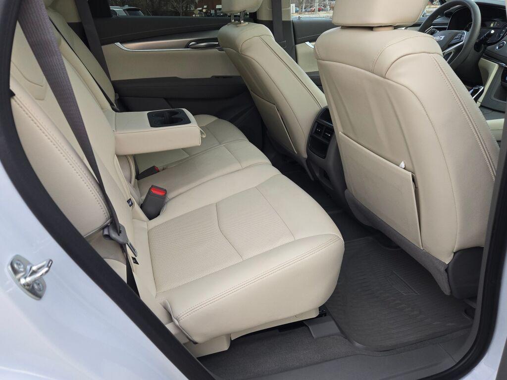 new 2025 Cadillac XT5 car, priced at $47,797