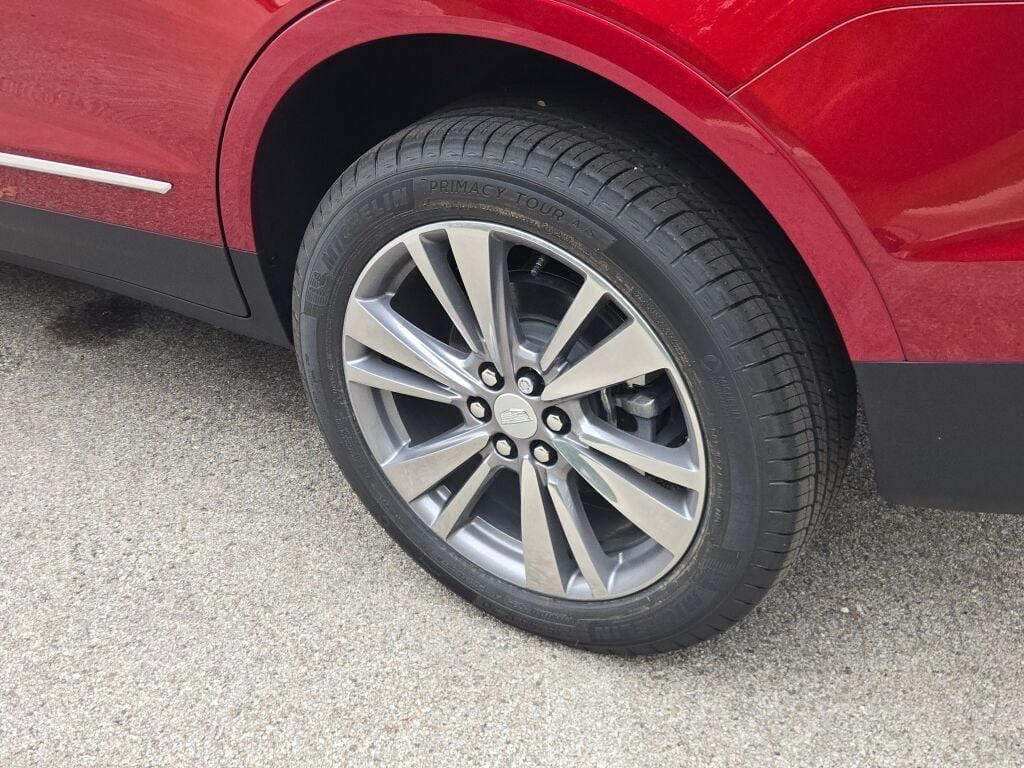 new 2025 Cadillac XT5 car, priced at $48,597