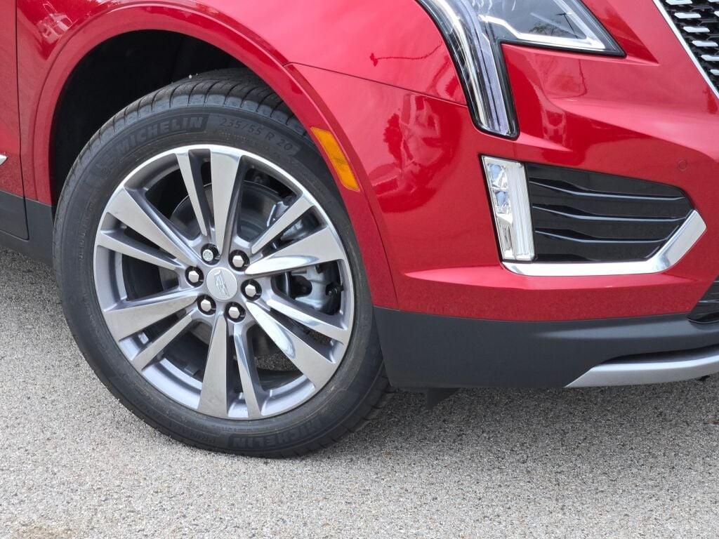 new 2025 Cadillac XT5 car, priced at $48,597