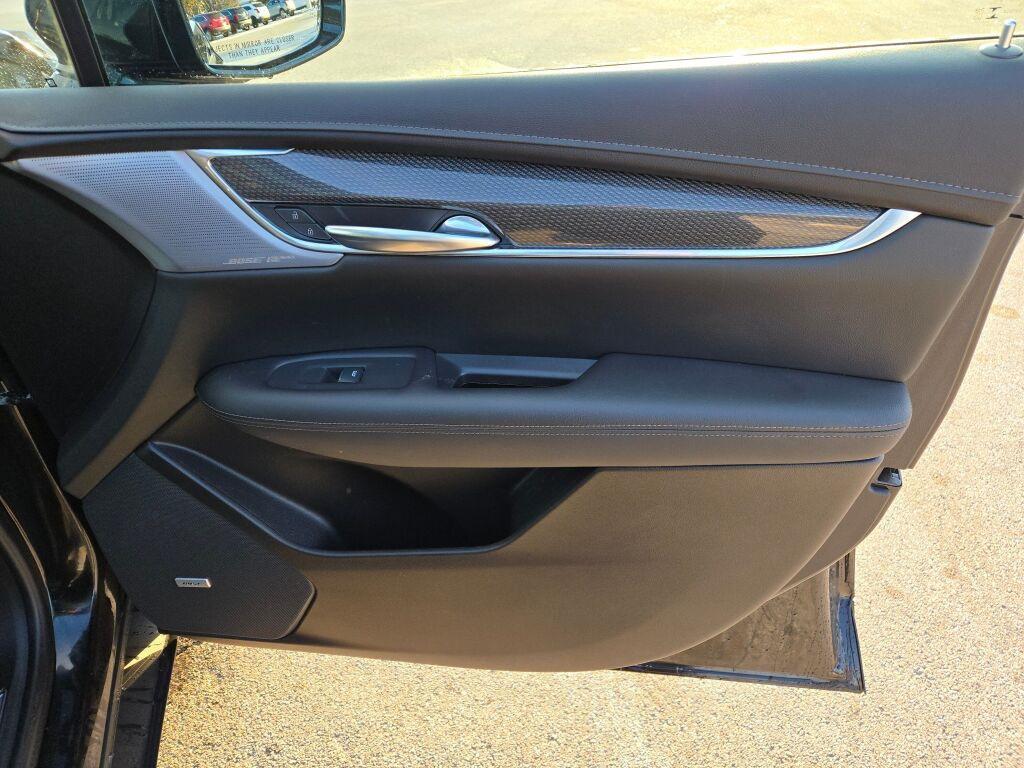 used 2023 Cadillac XT5 car, priced at $35,670