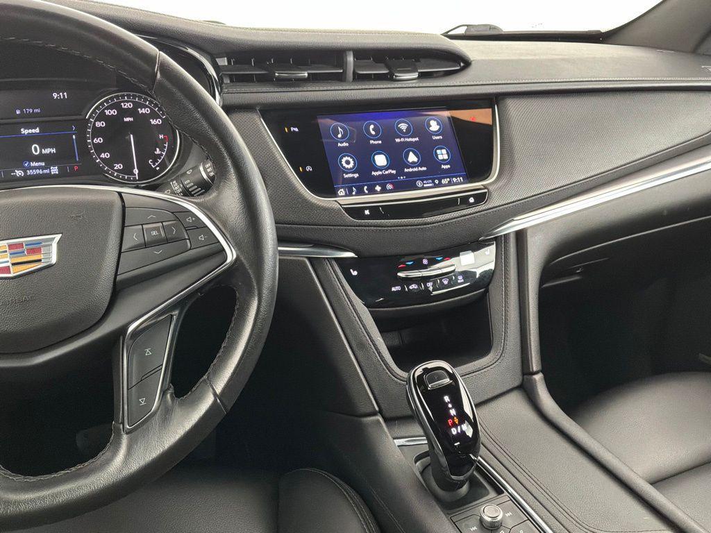 used 2022 Cadillac XT5 car, priced at $28,011
