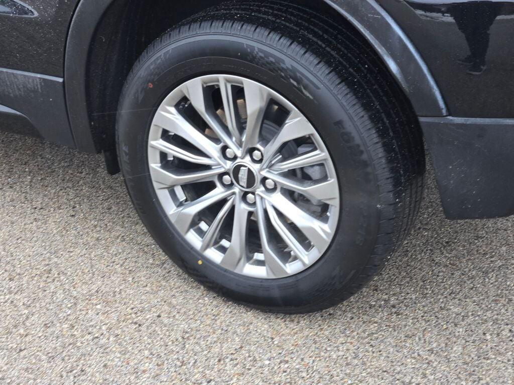 used 2024 Cadillac XT4 car, priced at $28,999