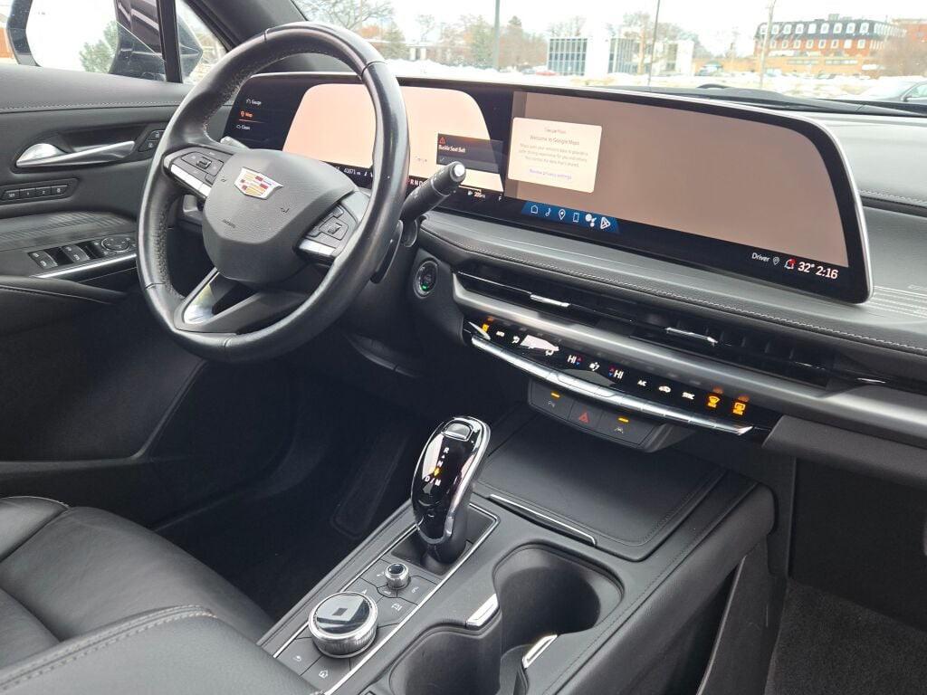 used 2024 Cadillac XT4 car, priced at $28,999