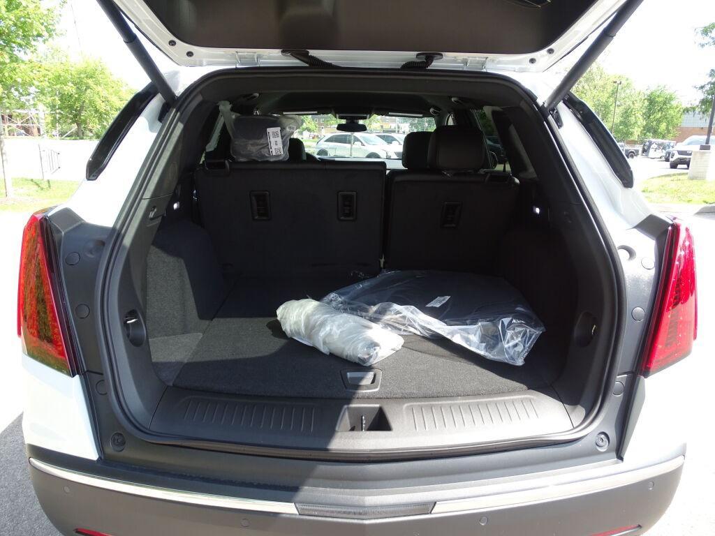 new 2025 Cadillac XT5 car, priced at $43,597