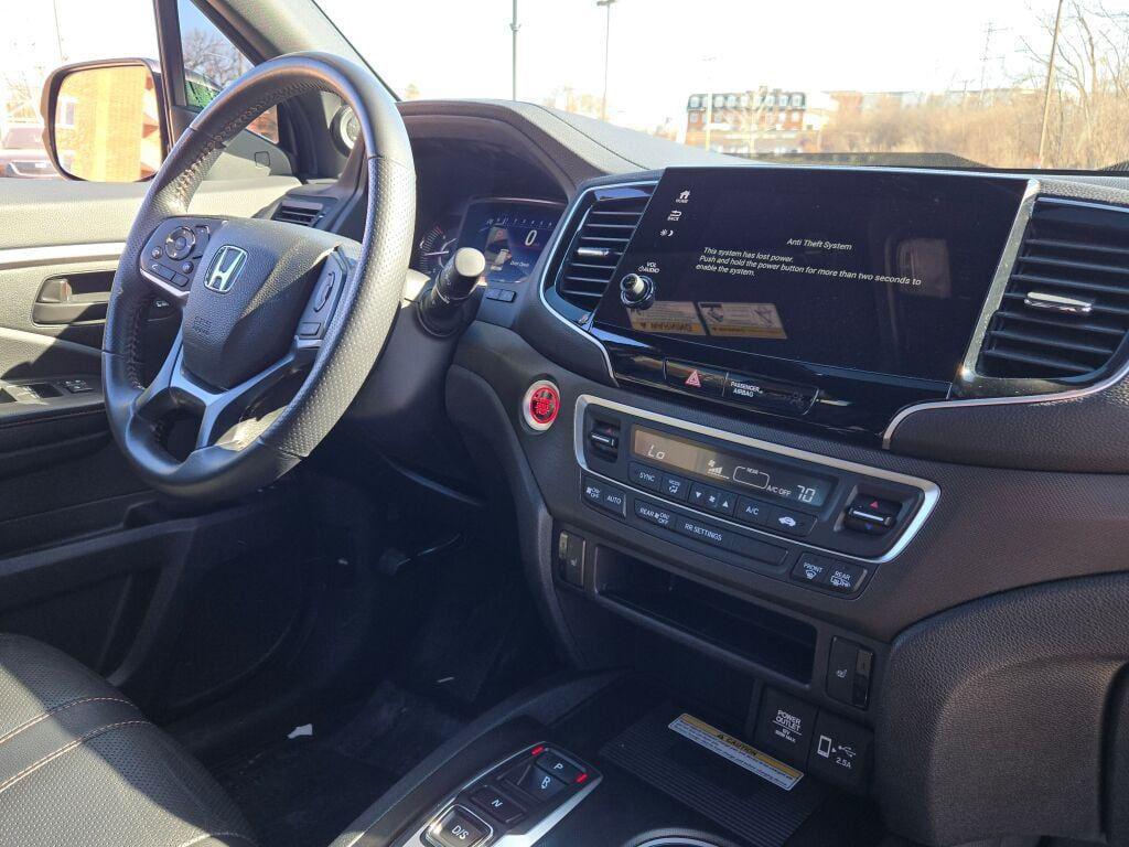 used 2022 Honda Passport car, priced at $30,699