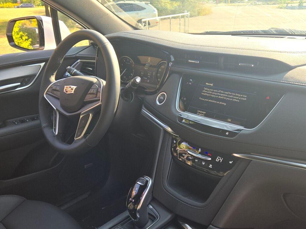 new 2025 Cadillac XT5 car, priced at $44,797