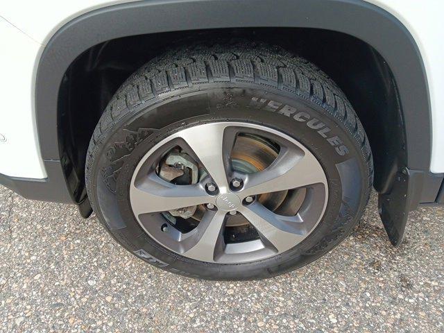 used 2021 Jeep Cherokee car, priced at $22,759