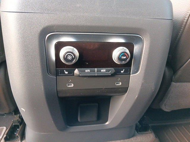 used 2022 GMC Yukon car, priced at $59,174