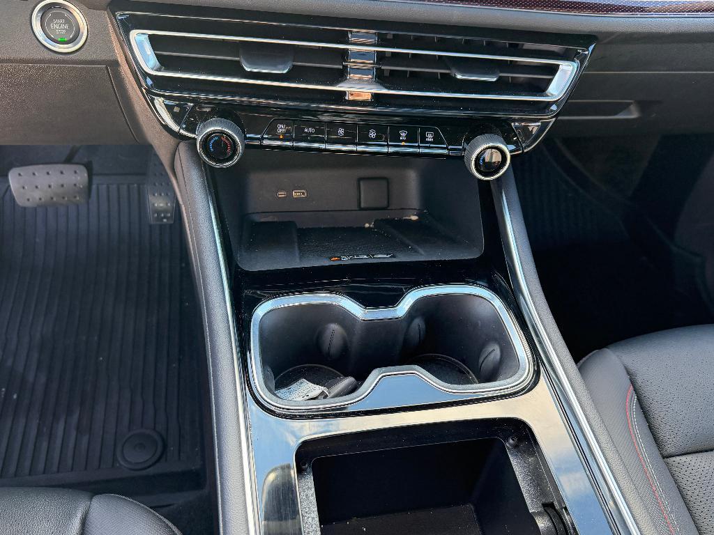 used 2024 Chevrolet Traverse car, priced at $54,900