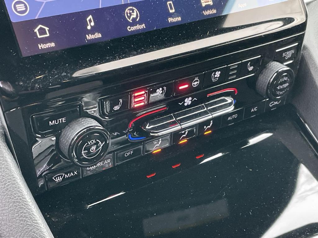 used 2024 Jeep Grand Cherokee L car, priced at $45,999