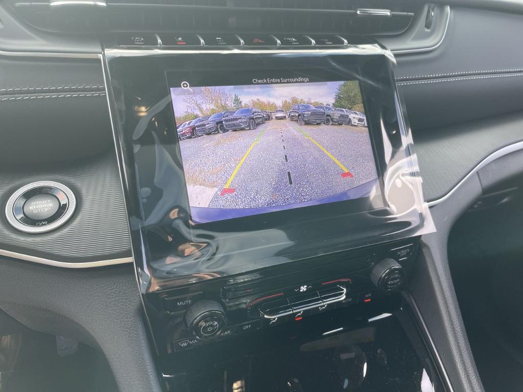 new 2025 Jeep Grand Cherokee car, priced at $40,375