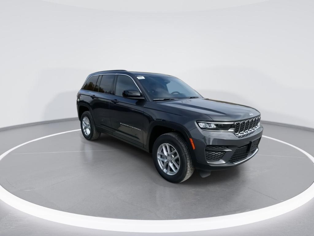 new 2025 Jeep Grand Cherokee car, priced at $40,375