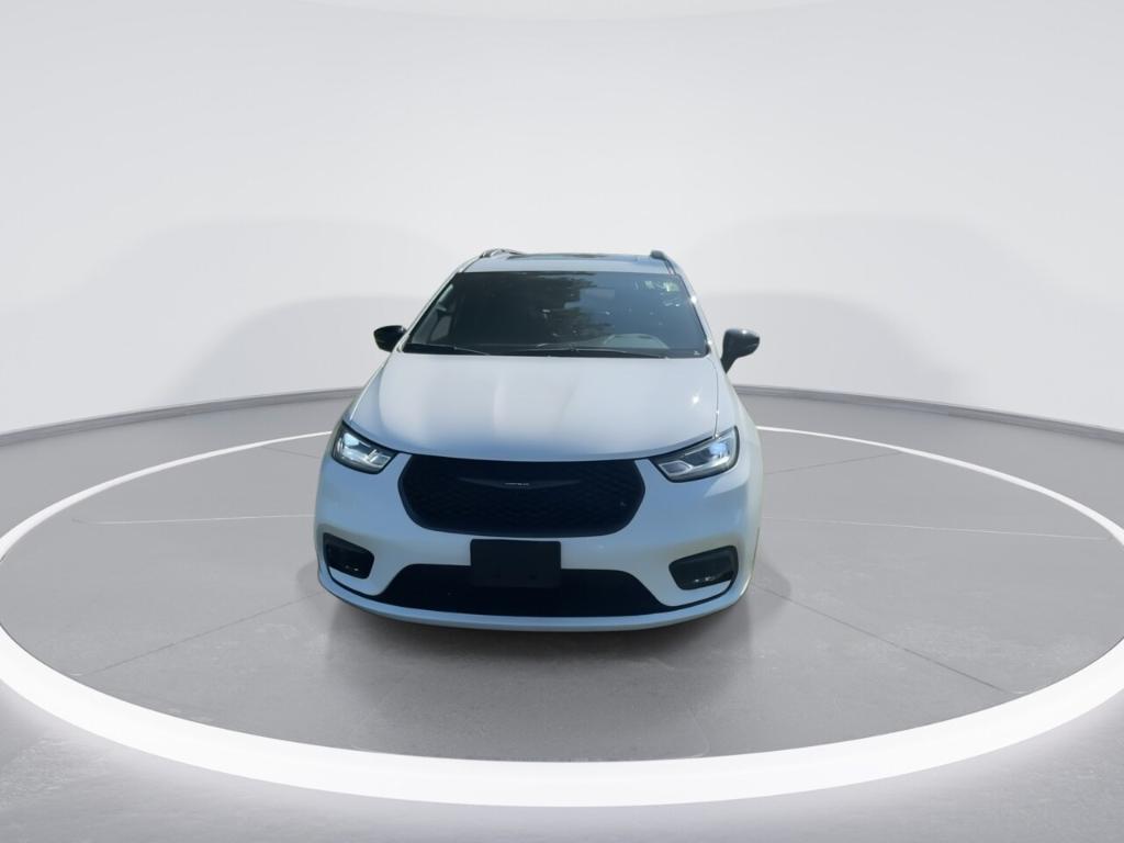 used 2024 Chrysler Pacifica car, priced at $39,999