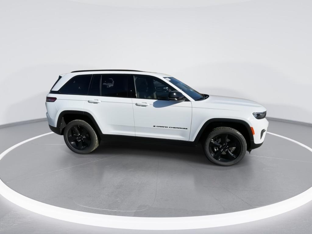 new 2025 Jeep Grand Cherokee car, priced at $45,780