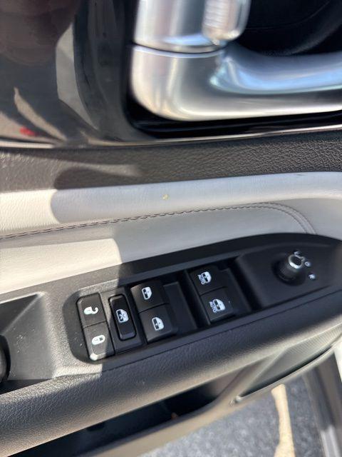 used 2025 Jeep Compass car, priced at $28,900