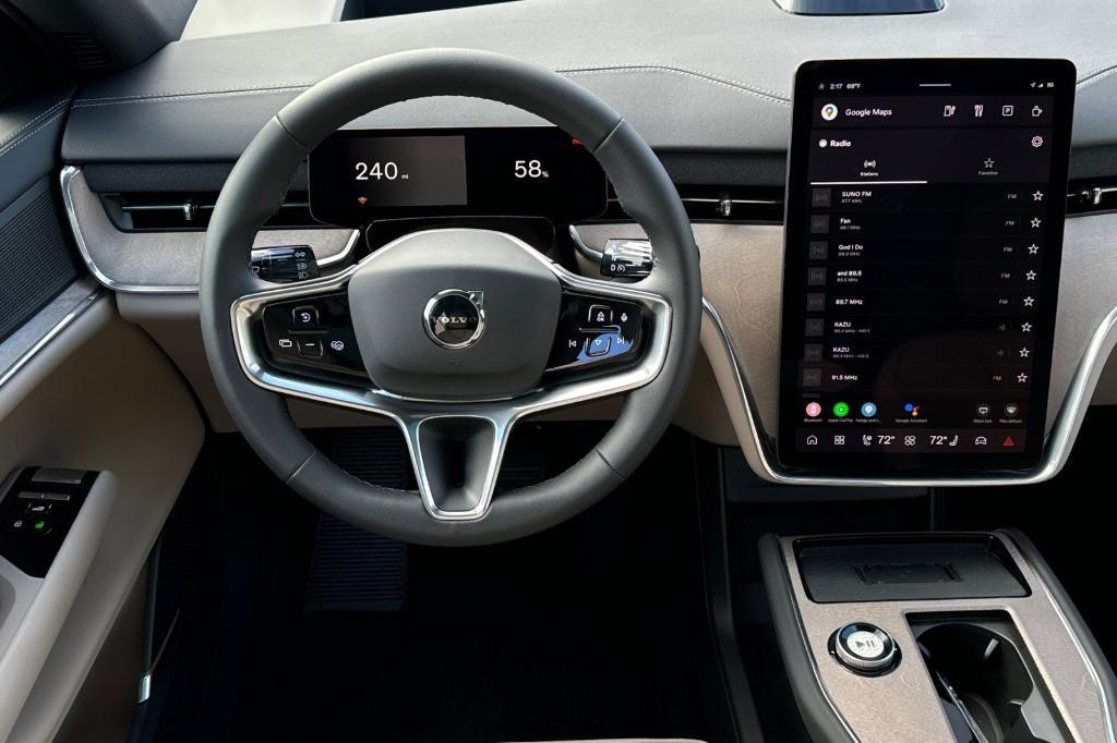 new 2025 Volvo EX90 car, priced at $90,860