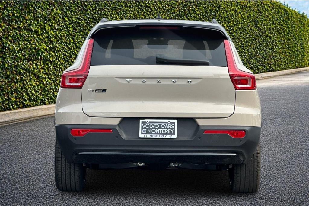 new 2026 Volvo EX40 car