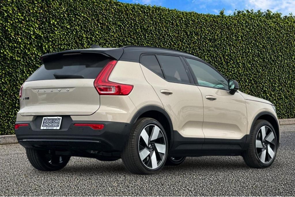 new 2026 Volvo EX40 car