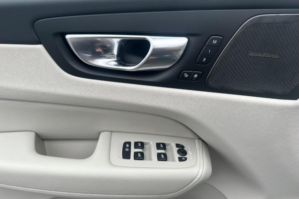 new 2026 Volvo XC60 car, priced at $60,435