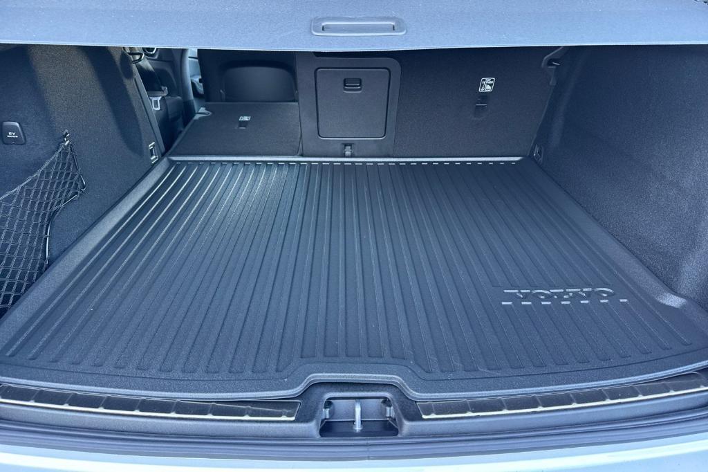 new 2026 Volvo XC60 car, priced at $61,000