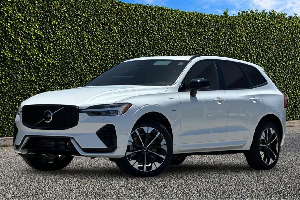 new 2026 Volvo XC60 Plug-In Hybrid car