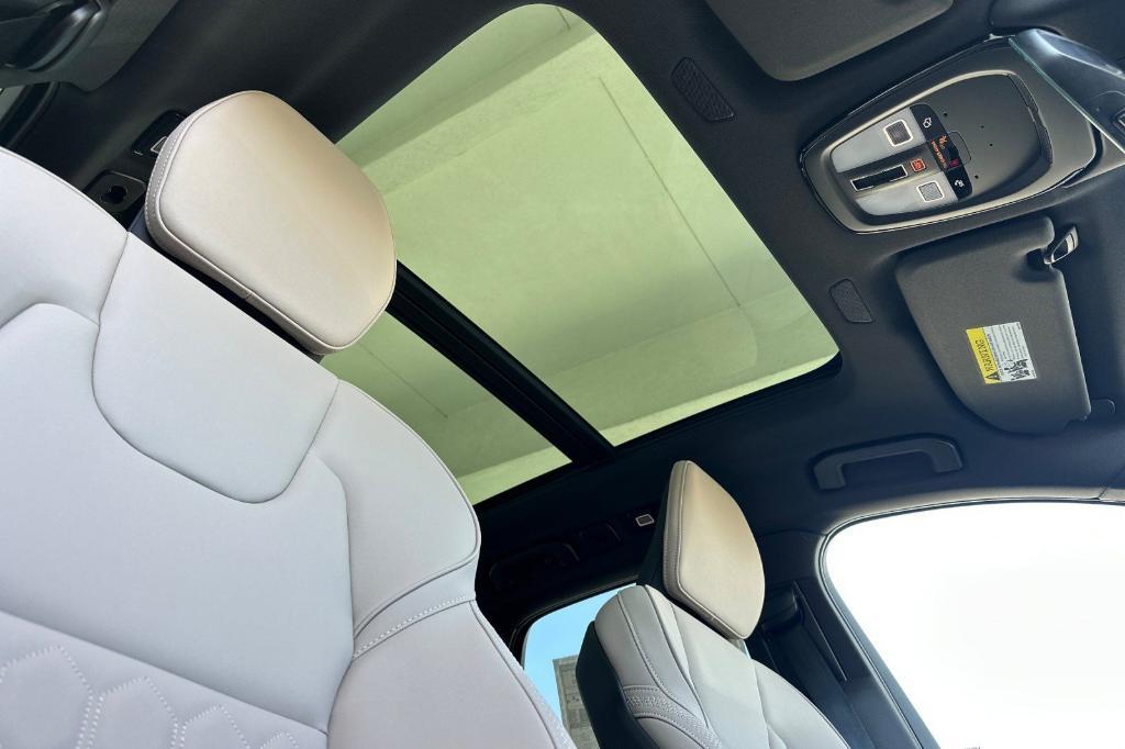 new 2026 Volvo XC60 Plug-In Hybrid car